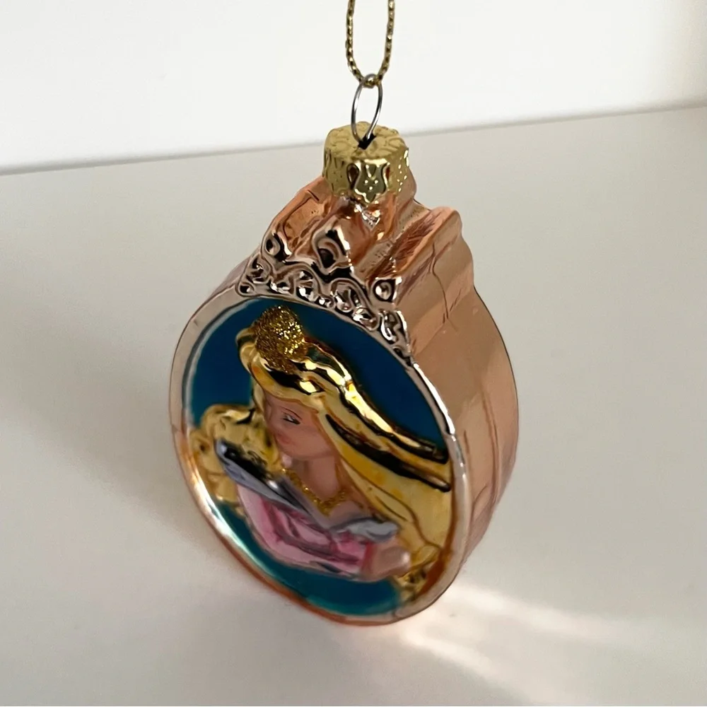 NWOT Sleeping beauty blown Glass Ornament Princess Aurors